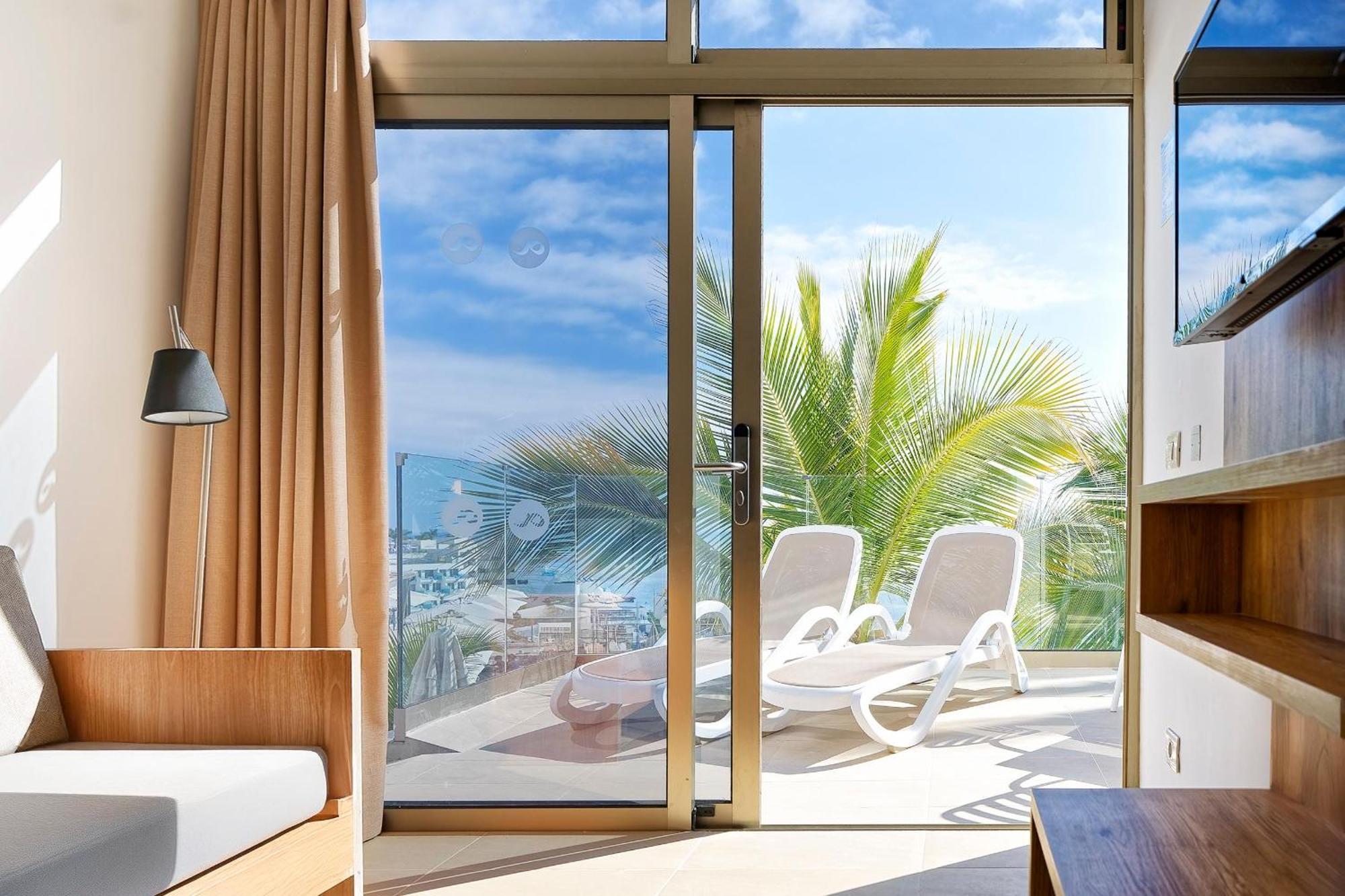 Classic One Bedroom Apartment Balcony Limited Sea View,1691988477:JPEG
