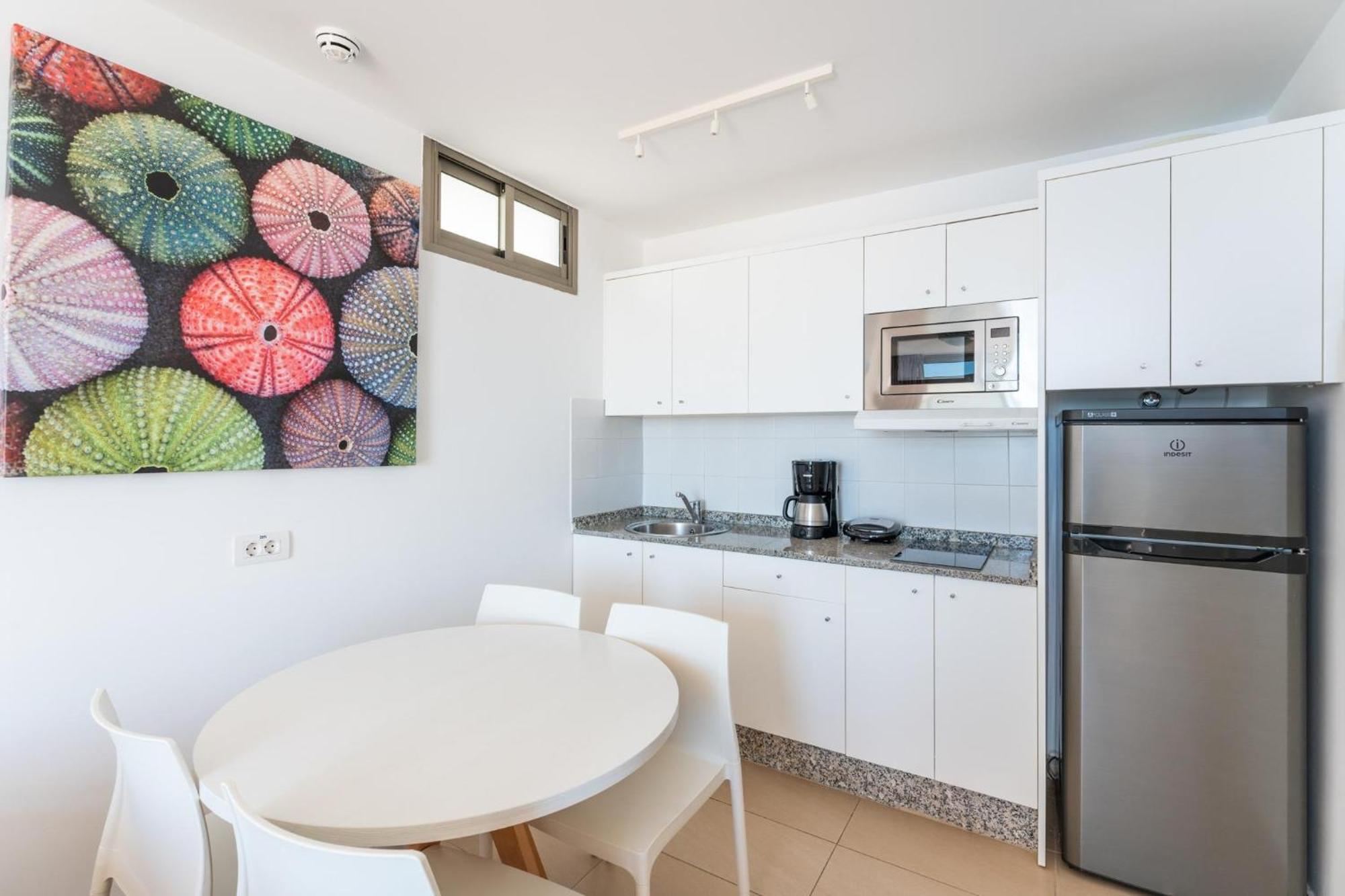 Classic One Bedroom Apartment High Floor Sea View