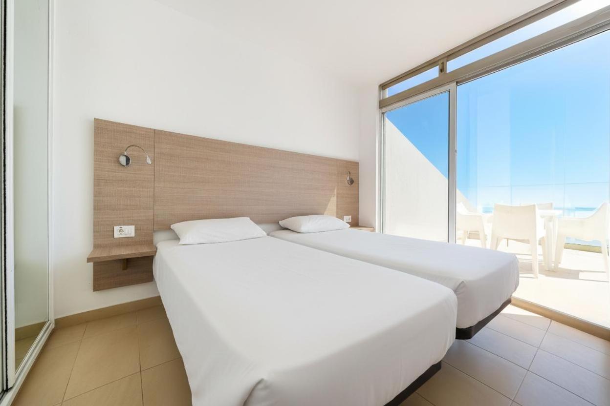 Classic One Bedroom Apartment High Floor Sea View